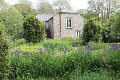 Willow Mill: Charming mill and barn in St Kew