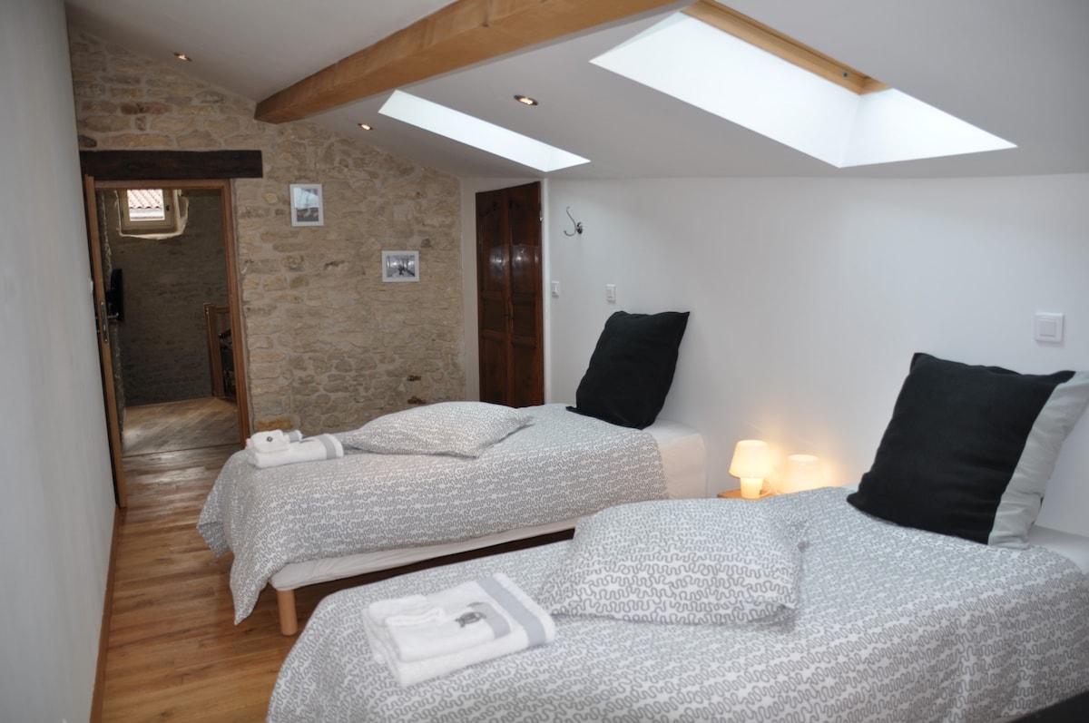 Chambre 3 à l'étage. 