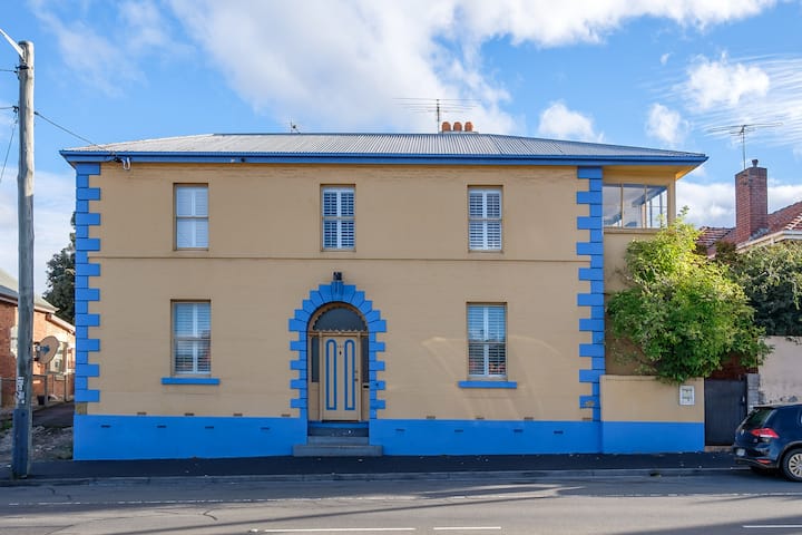 Courtyard Serenity At Grappa Court North Hobart - Hobart