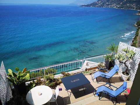 Coastal Paradise - Unrivalled Views of Côte D’Azur