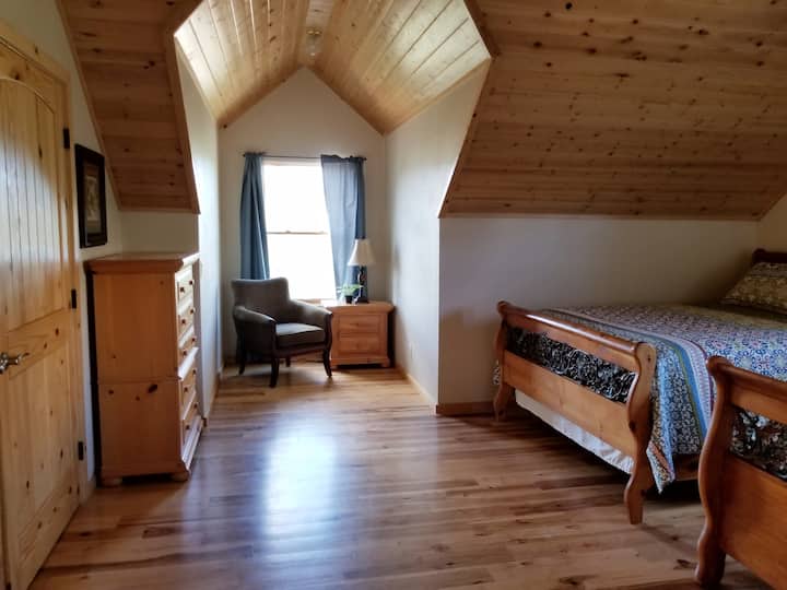 Queen Bedroom Reading Nook