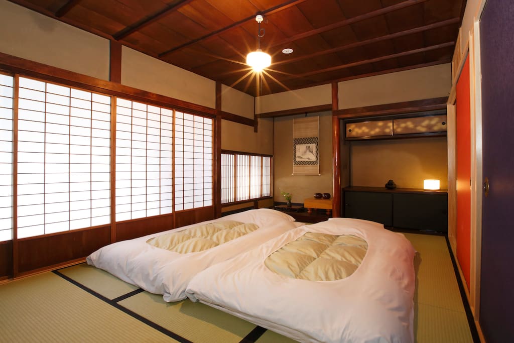 Japanese-style room