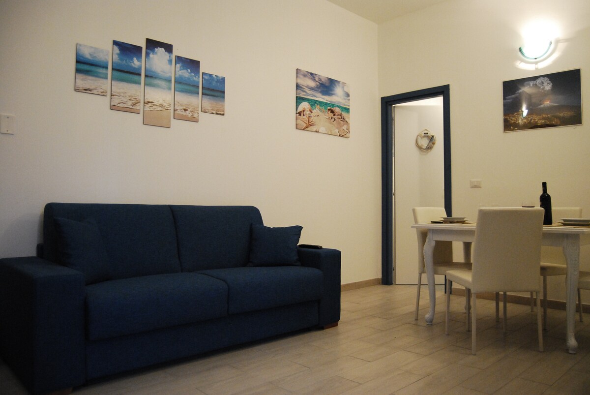 Top Airbnb: Blue Sea 10 Meters from the Sea a Giardini Naxos