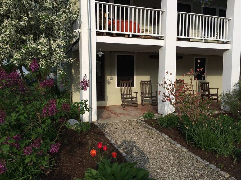Front walkway to apartment