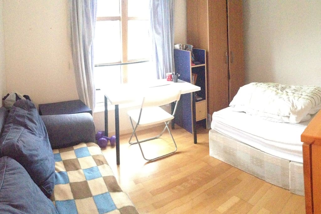 Bright room!