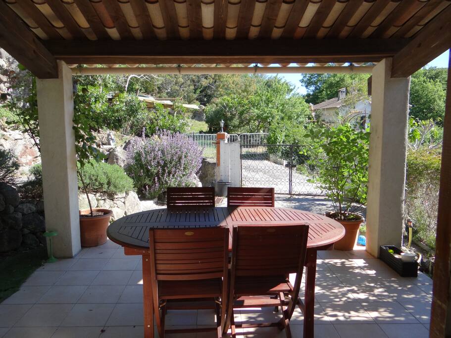LA TERRASSE