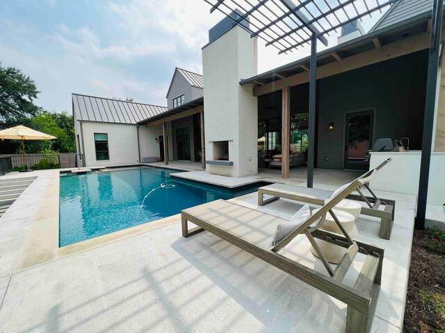 Lux Retreat – Pool/Jacuzzi & Cold Plunge/Sauna gallery image 2