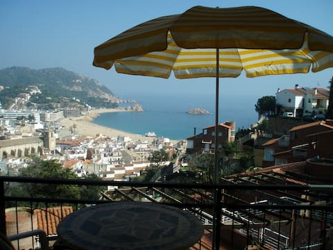COZY , WITH THE WEST VIEW OVER TOSSA DE MAR.