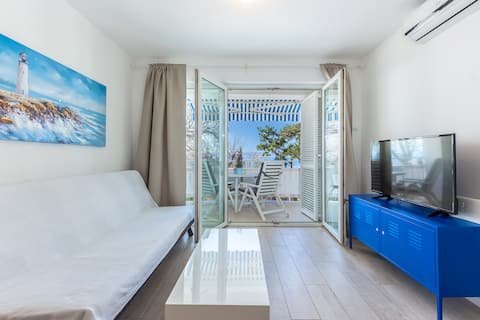 Apartment Ana - Crikvenica/Selce, 50m from the sea