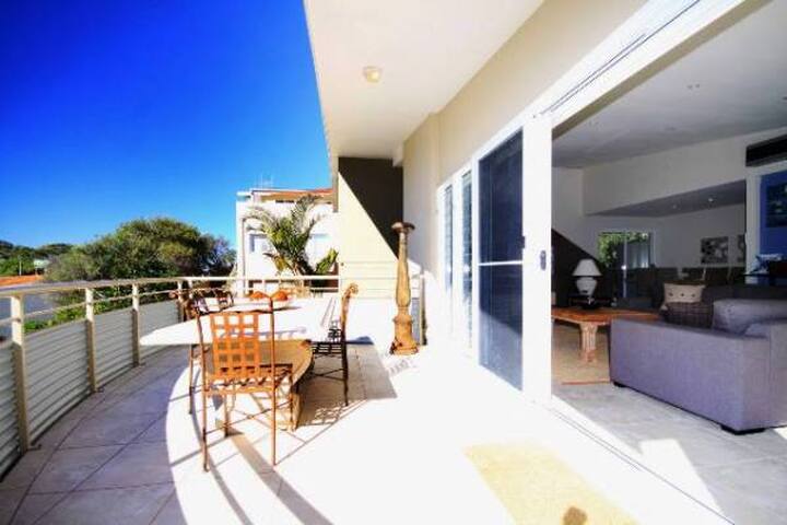 1st Wave Boomerang Beach