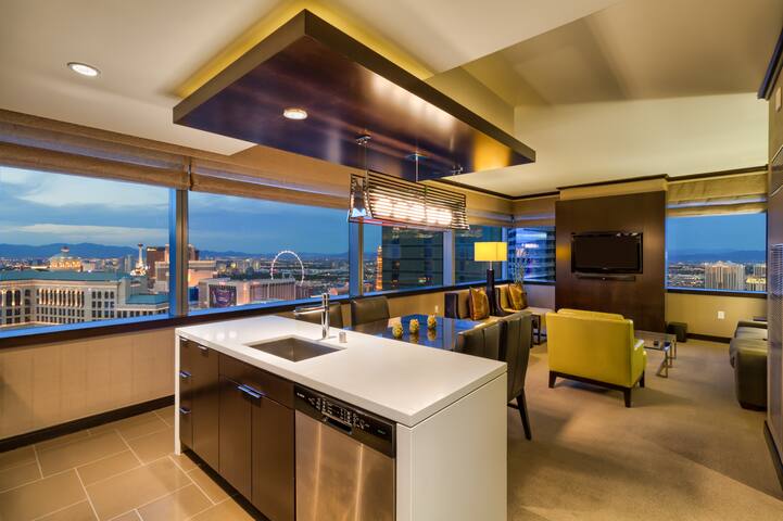 Best 2 BR Corner Penthouse @ Vdara! Stunner Views!