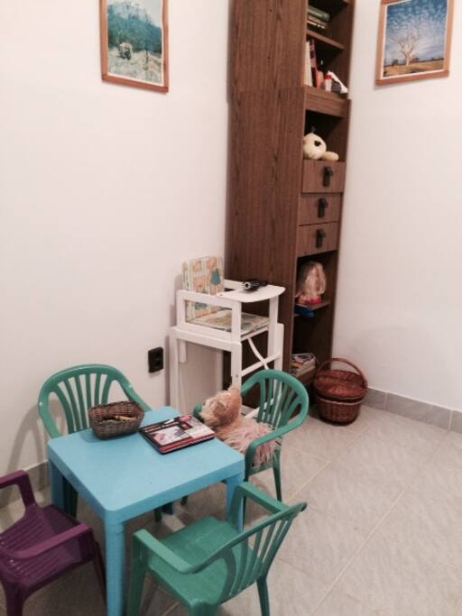 children play corner