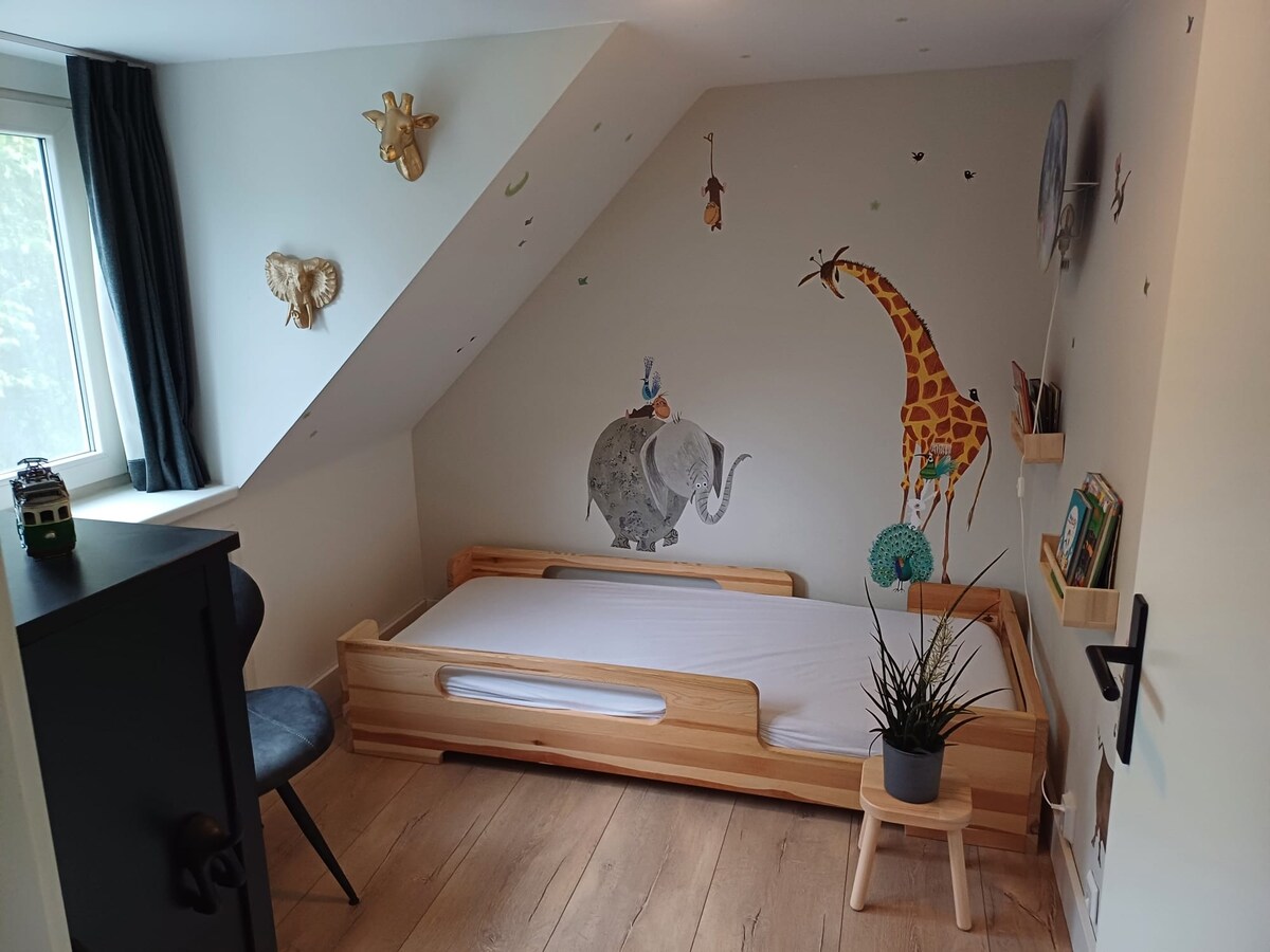 Спална соба со 1 единечен кревет од 90x200