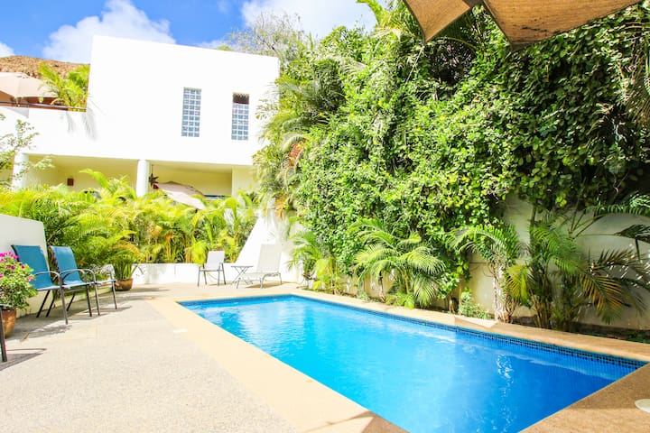 ✨PRIVATE Boutique Casita w/ Pool | 7 min to Beach✨