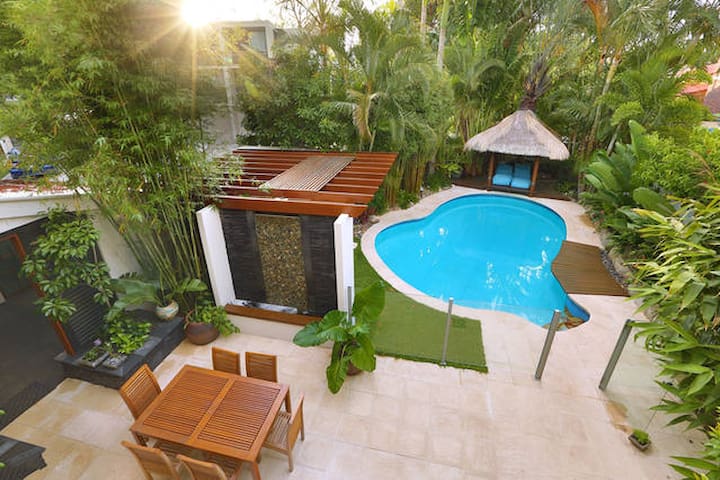 Hidden Oasis 3min walk to Alex beach