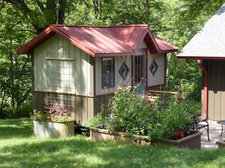 Still Point Tiny House Guesthouses for Rent in Belleville, Wisconsin