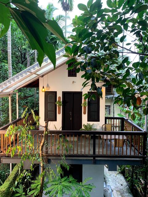 La Maison -Small cozy private house