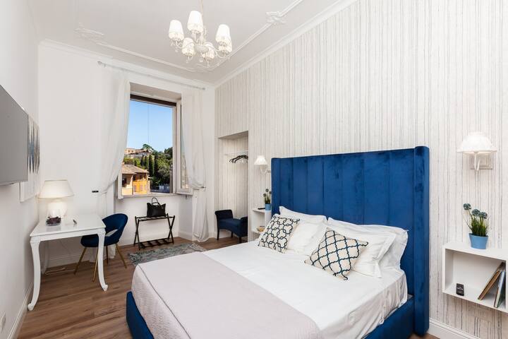 IRON Portico d’Ottavia LUX gallery image 2