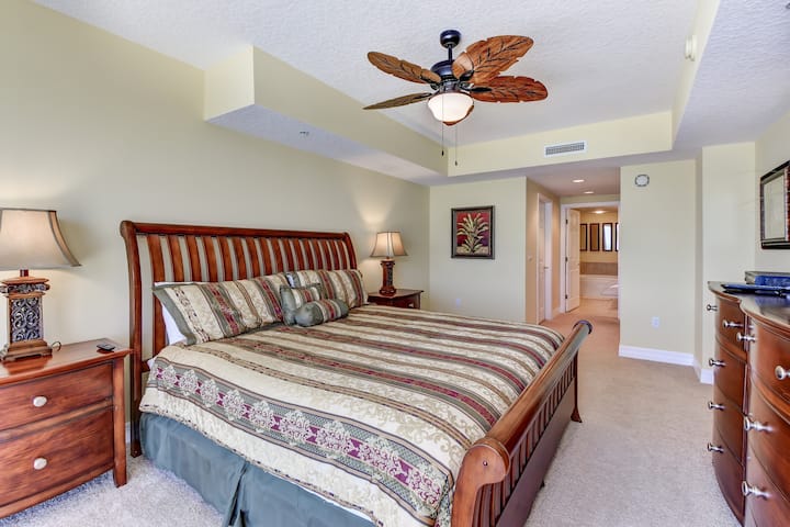 חדר שינה ראשי - חדר רחצה ראשי 