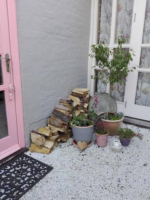 front private garden