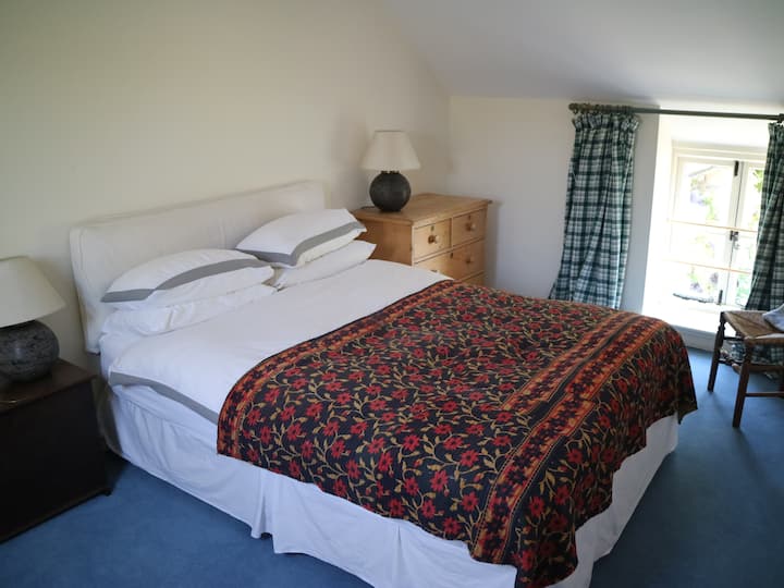 DORMITORIO 2

con dos camas individuales (se pueden convertir en dobles)