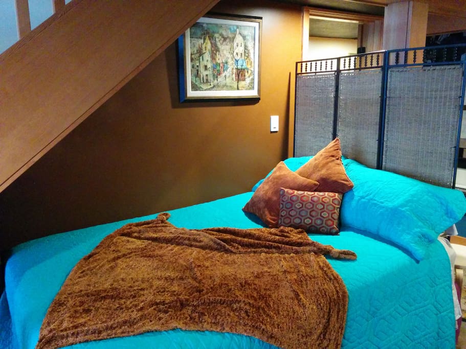 Cozy, sweet queen sized bed.