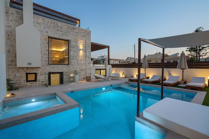 Amara II – walking distance to the beach & shops!