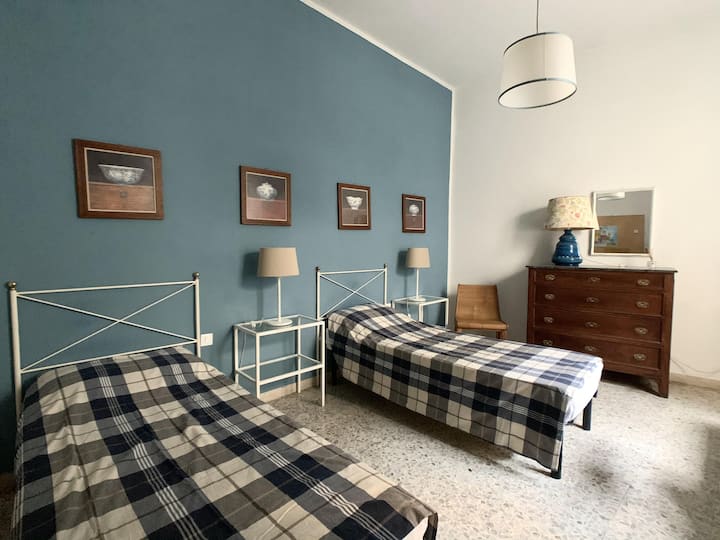 غرفة النوم 2