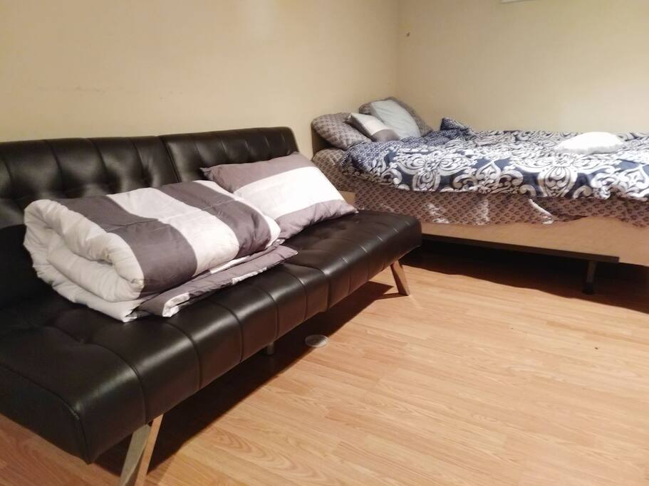The double bed and Futon with extra linen if needed