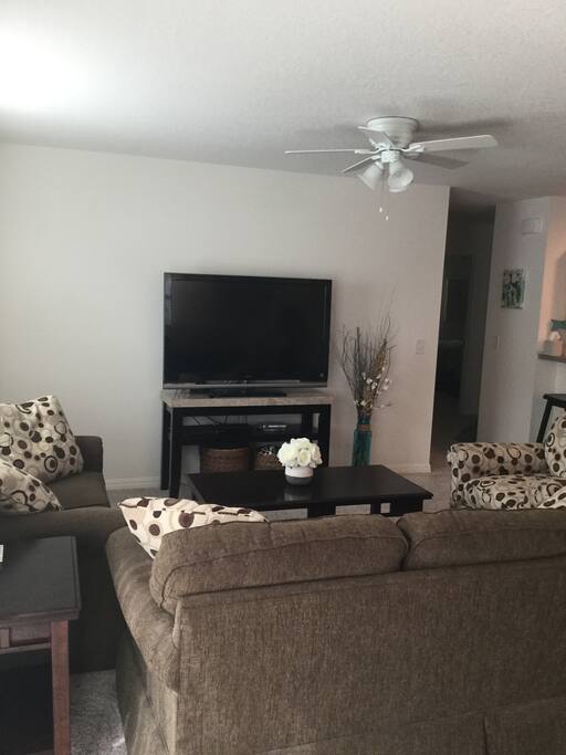 Living Room with 50" TV