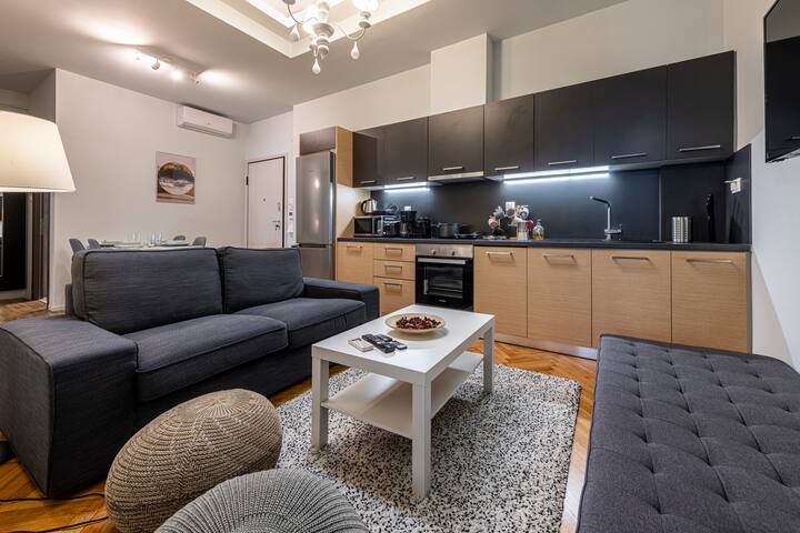 5BD Central Flat with Balcony, Brand New 120 sq.m gallery image 2