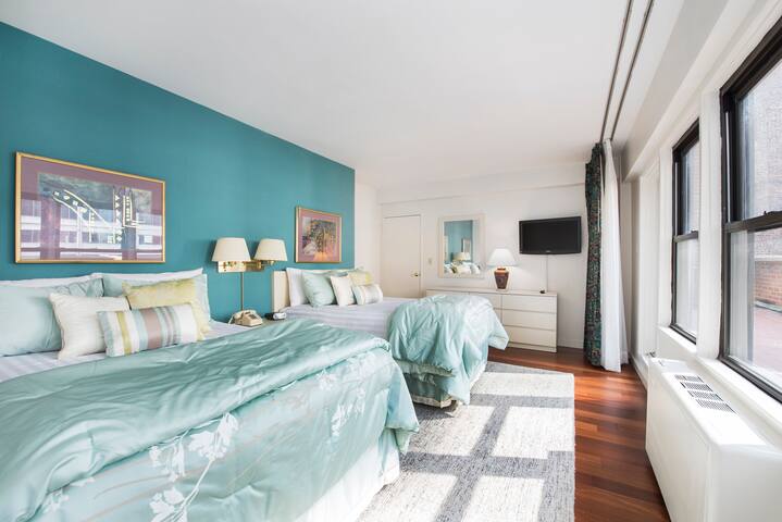 Two bedroom Beauty in midtown Manhattan
