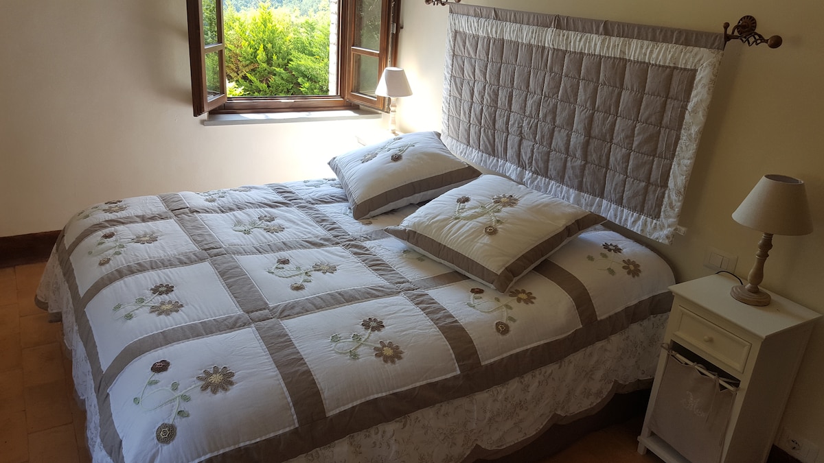 Eerste kamer met tweepersoonsbed 