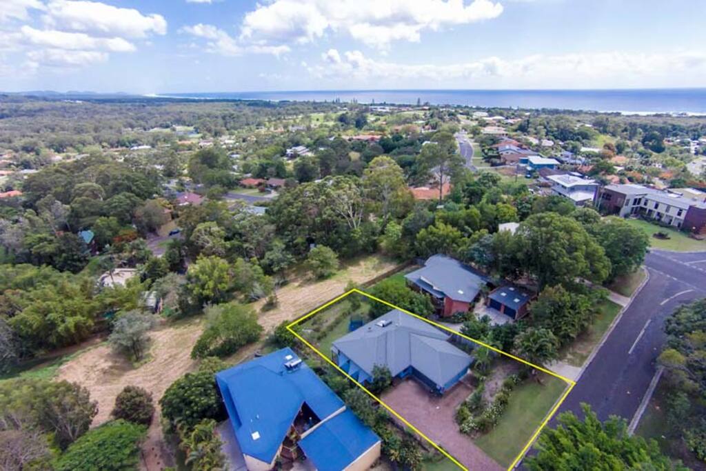 Great location. 2 mins to beach, 3 mins to Brunswick Heads, 10 mins to Blues Festival.