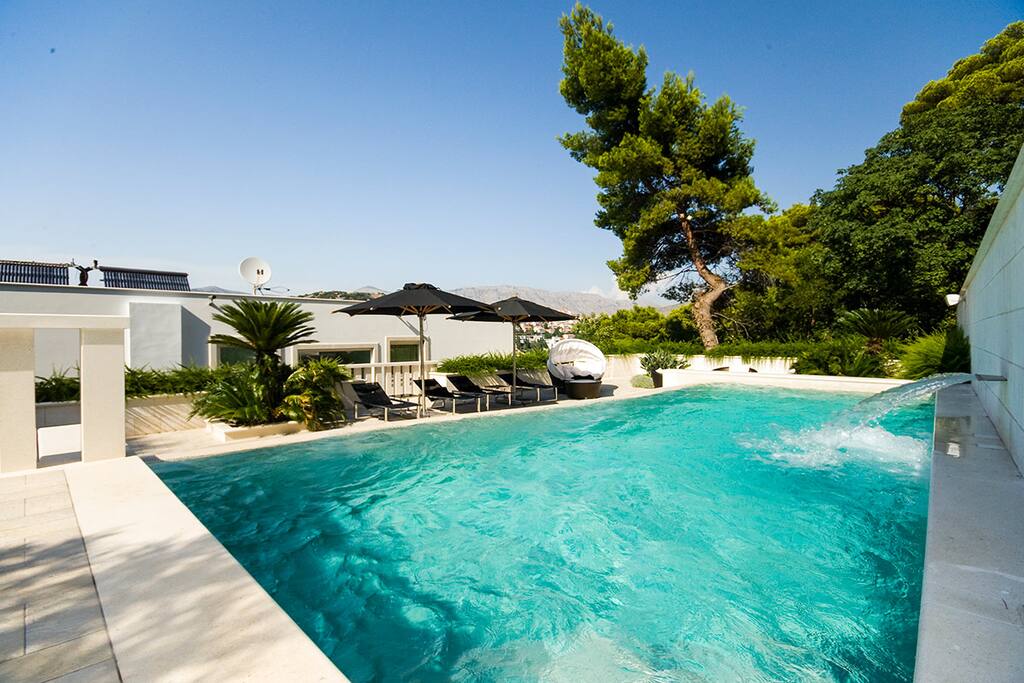 Luxury Villa Dubrovnik Queen with pool by the sea and beach in Dubrovnik - Dubrovnik