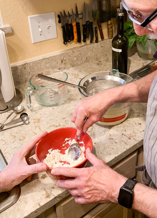 Show full-screen, host-provided image