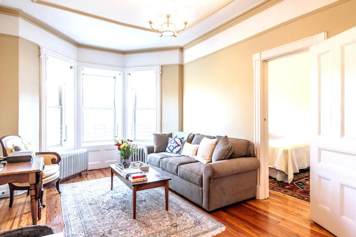 Sunny Brooklyn Brownstone Apartment - New York