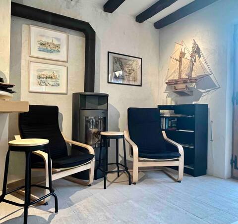 Popular Airbnb listing: The LEMON TREE Island Hide-away in Grad Vis