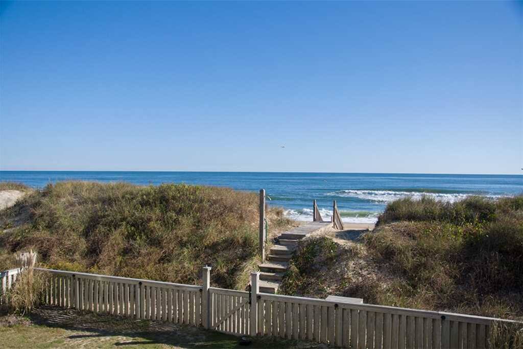 JR03: Sunrise Beach House | Top Level Deck View