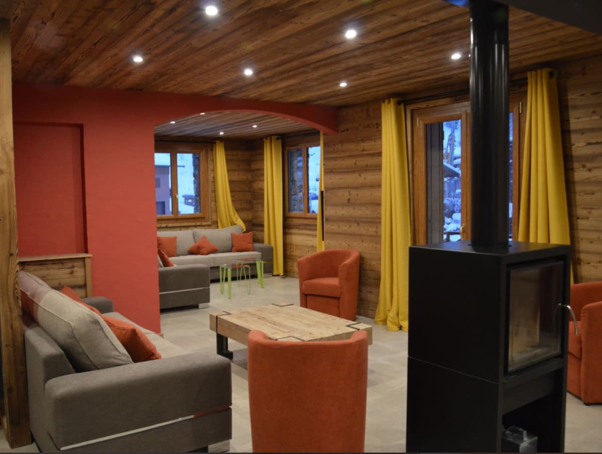 Top Airbnb: Rental Chalet: Tonton Bettex (12 guests) in Les Belleville