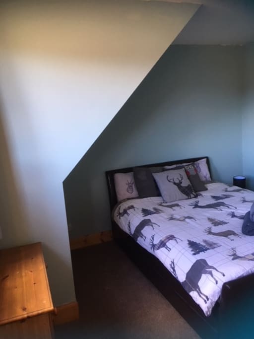Double bedroom with super comfy "eve" mattress.
