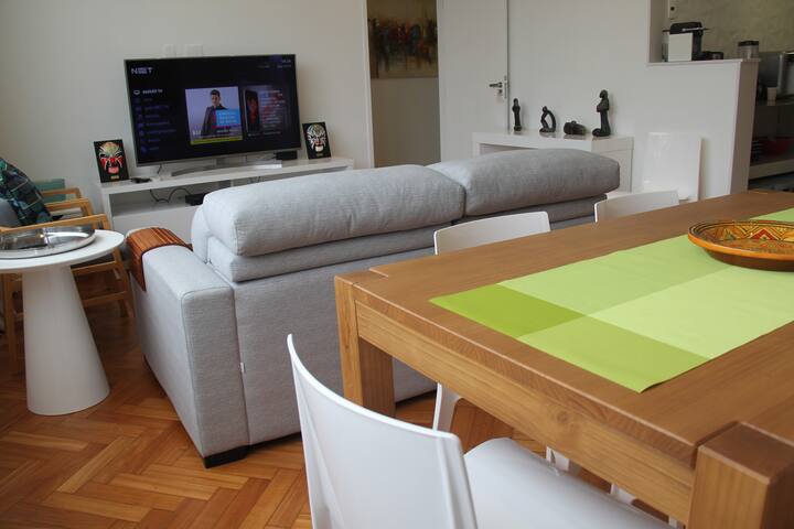 Encantador 3 quartos frente à praia de Copacabana gallery image 4