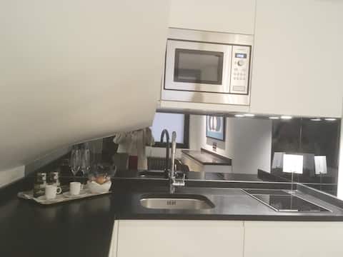 Top Airbnb: Romantic apartment in St-Germain-des-Prés/Louvre in Paris 6e Arrondissement