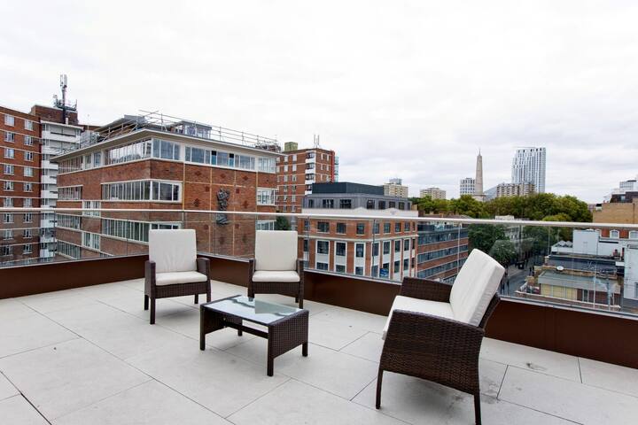 Stunning Old Street Penthouse gallery image 3