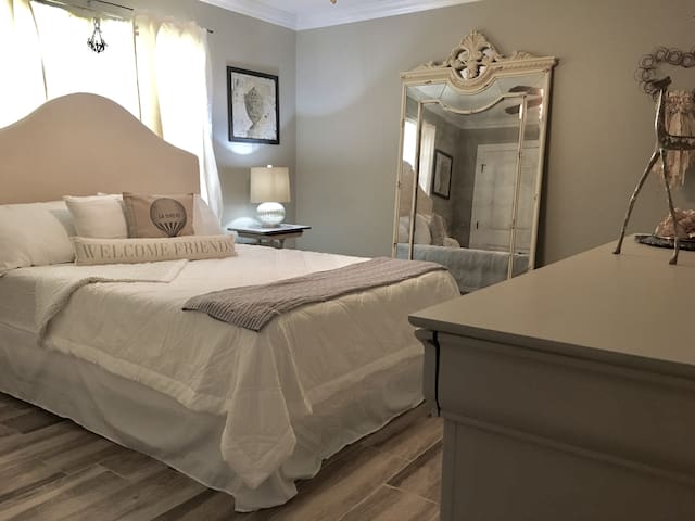 Fabulous Two Bedroom in New Orleans-
