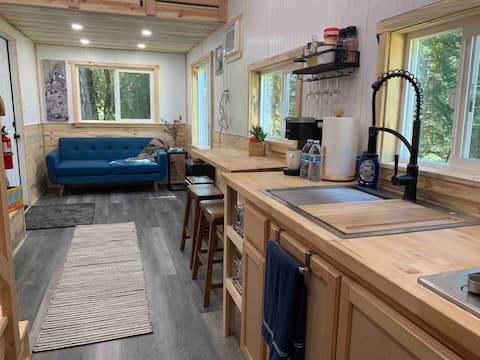 Tiny Home in the
Redwoods
