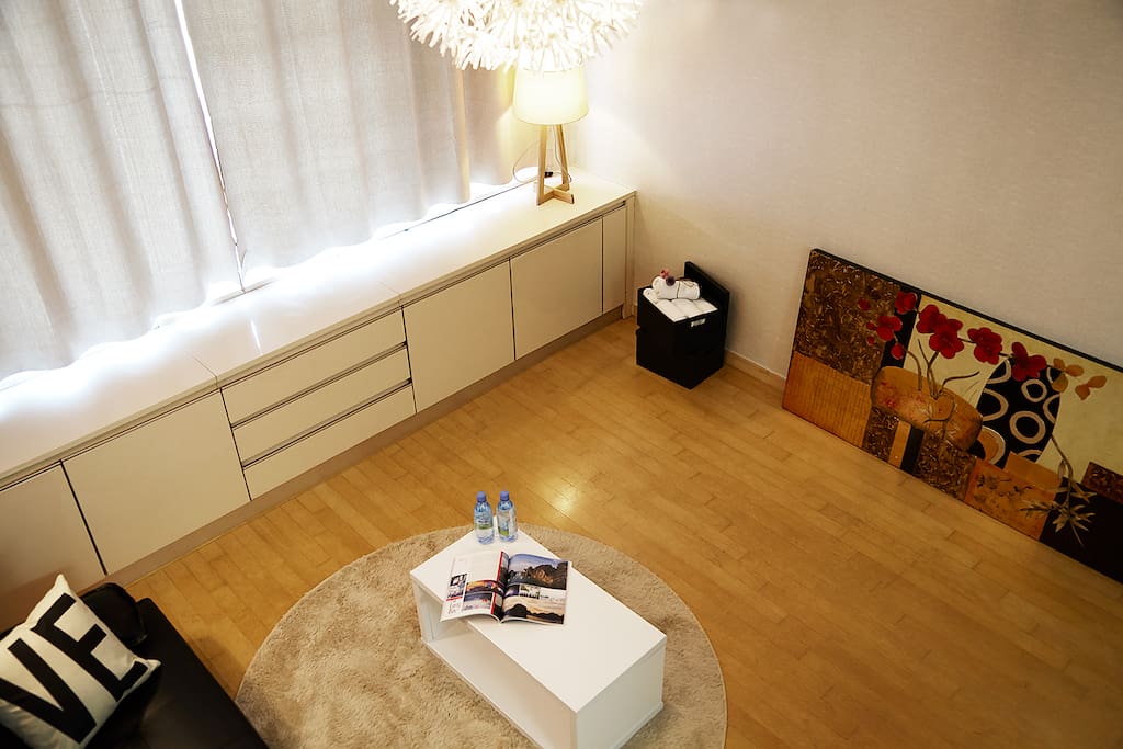 높고 쾌적한 거실 High and comfortable living room