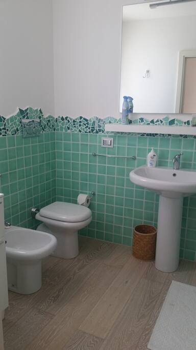 Lion Room Bathroom