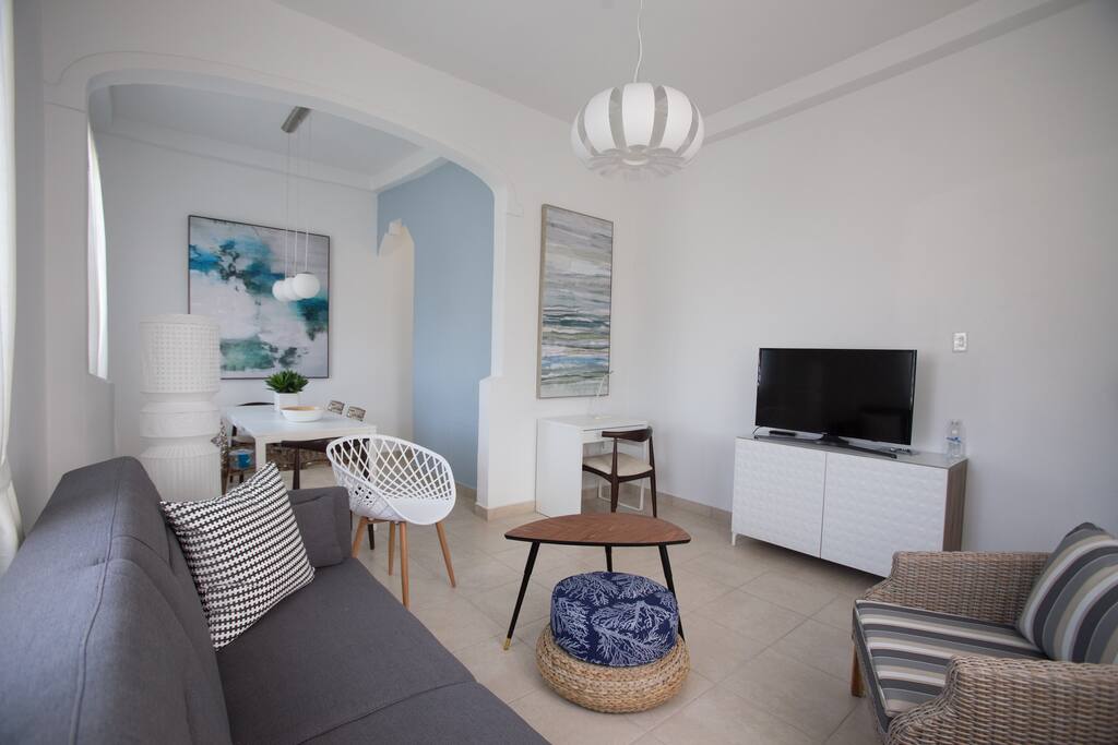 large living and dining room ideal for sharing.