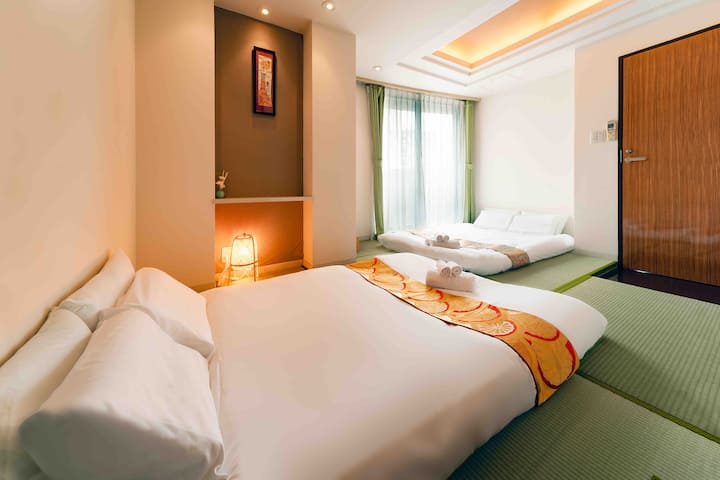 There is a large bedroom, bathroom, and toilet.Japanese traditional room Japanese-style room Folding room Single futon mattress Japanese-style